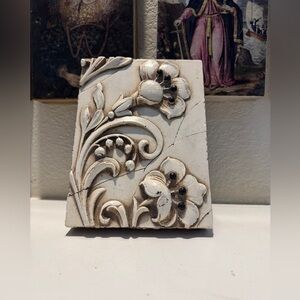 Sid Dickens T-65 TAJ FLOWERS** Retired 2004‎